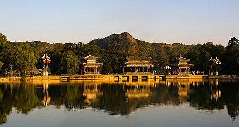 经典街机弹幕游戏《RAY FORCE》再版 登陆多平台